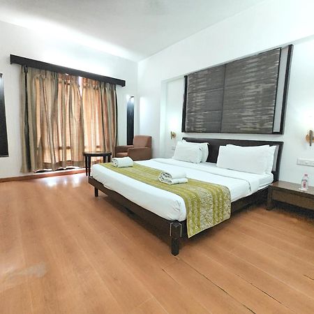 The Sky Imperial, Gandhinagar Hotel Ngoại thất bức ảnh