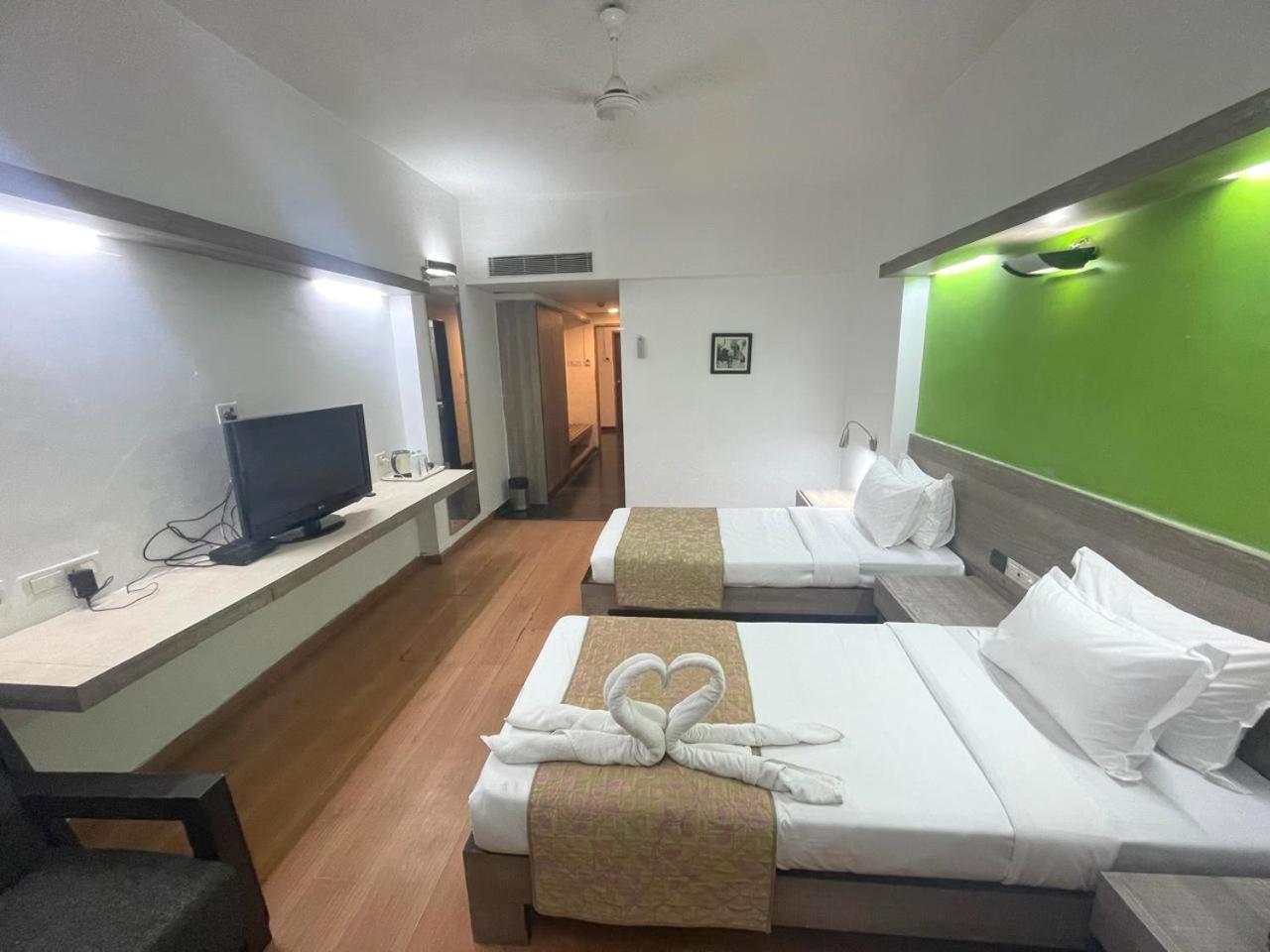 The Sky Imperial, Gandhinagar Hotel Ngoại thất bức ảnh