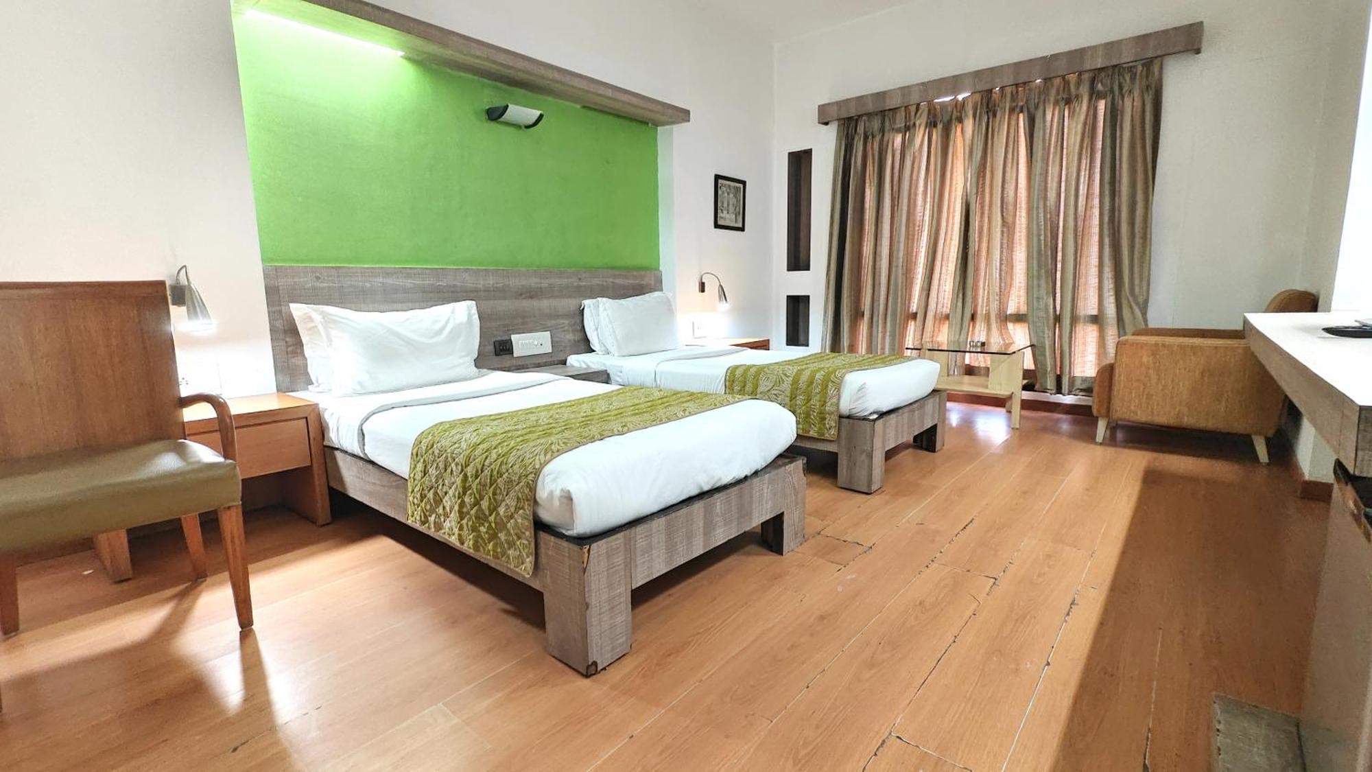 The Sky Imperial, Gandhinagar Hotel Ngoại thất bức ảnh