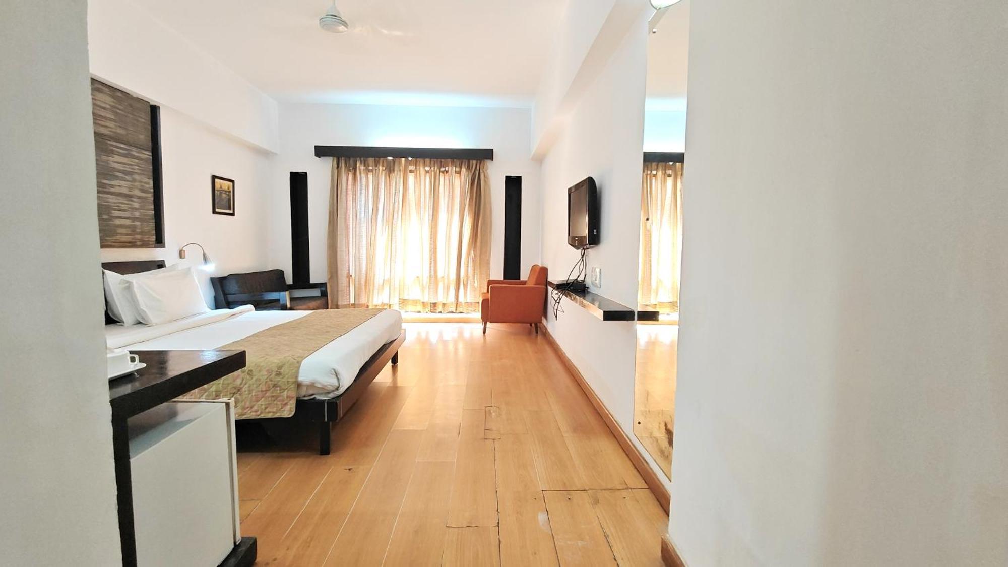 The Sky Imperial, Gandhinagar Hotel Ngoại thất bức ảnh