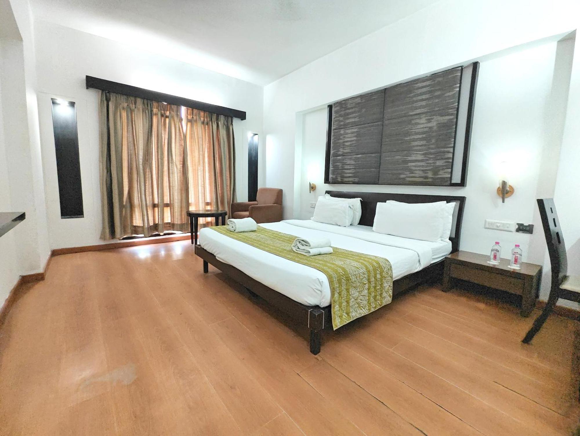 The Sky Imperial, Gandhinagar Hotel Ngoại thất bức ảnh
